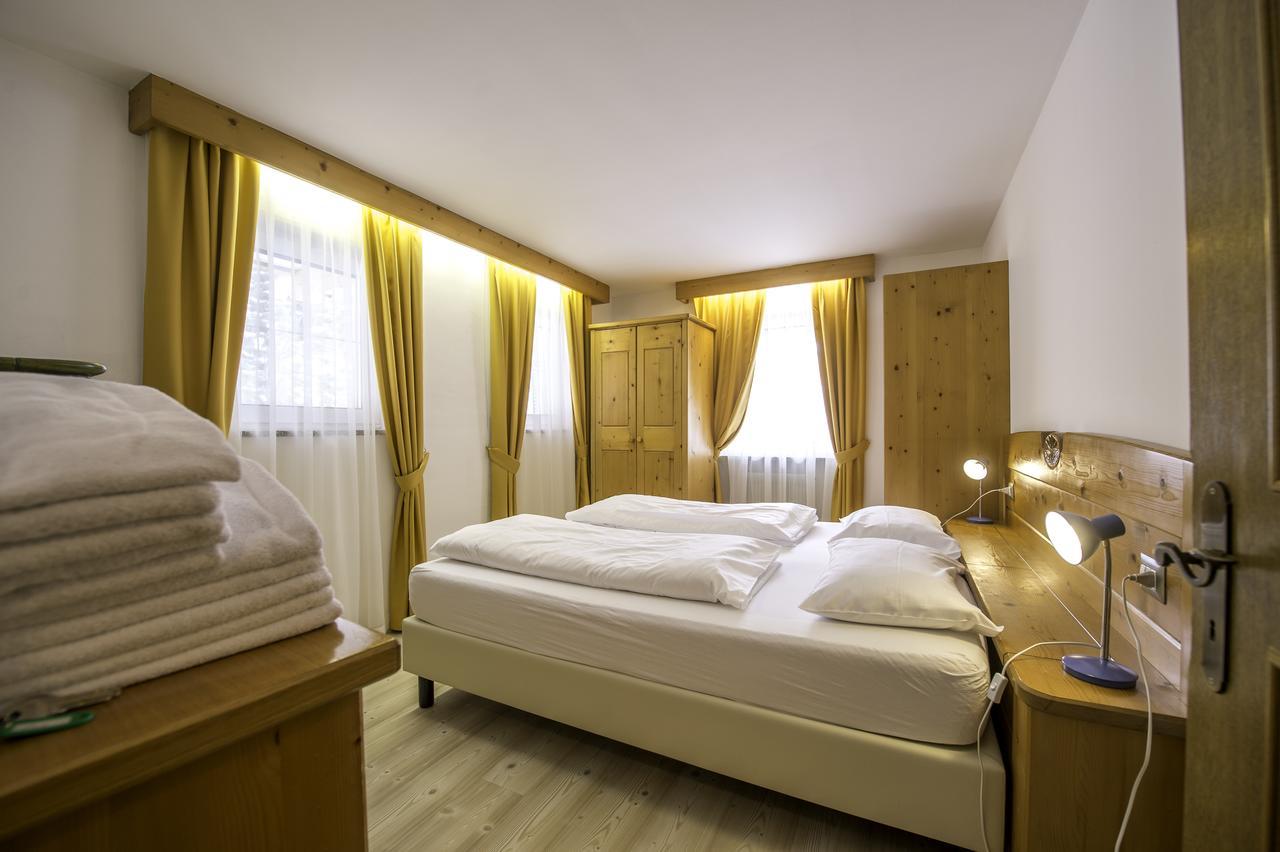 Appartamenti Ladina Campitello di Fassa Bagian luar foto