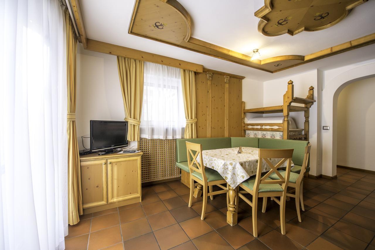 Appartamenti Ladina Campitello di Fassa Bagian luar foto