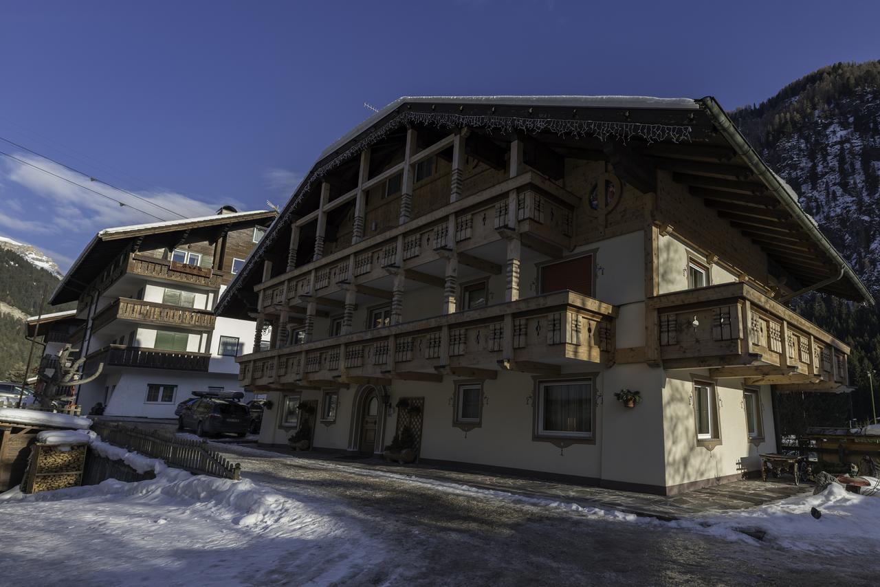 Appartamenti Ladina Campitello di Fassa Bagian luar foto
