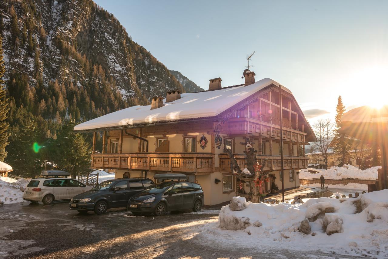 Appartamenti Ladina Campitello di Fassa Bagian luar foto