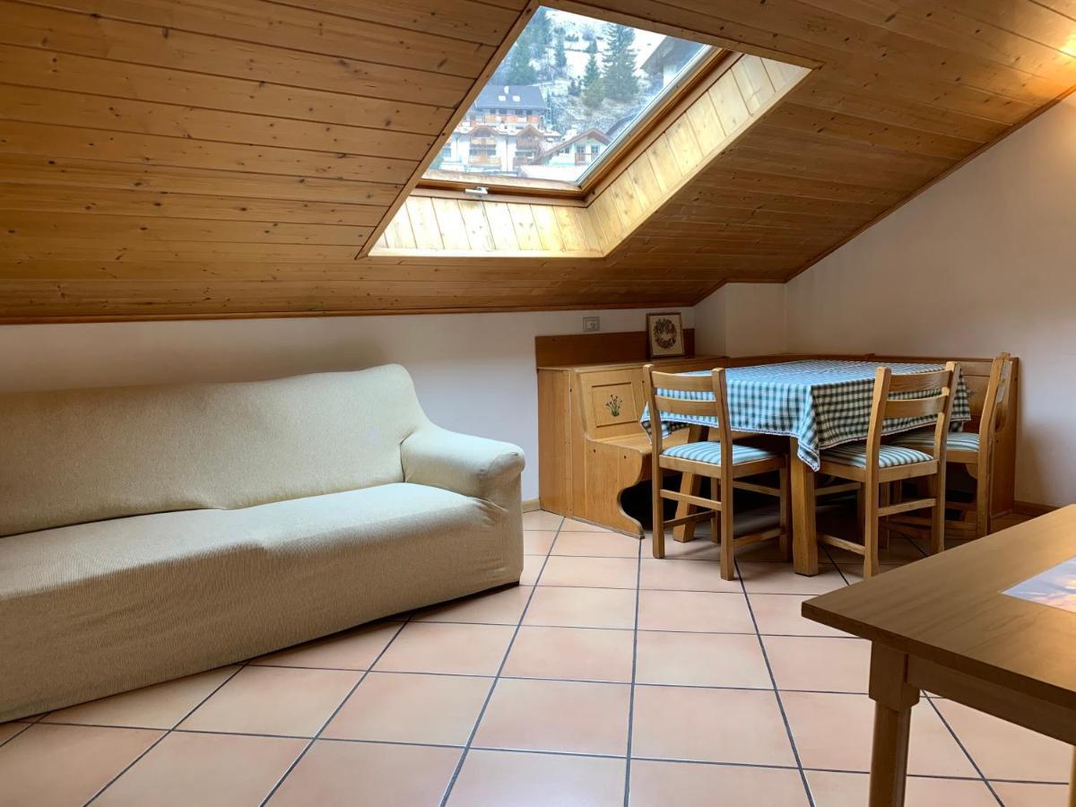 Appartamenti Ladina Campitello di Fassa Bagian luar foto