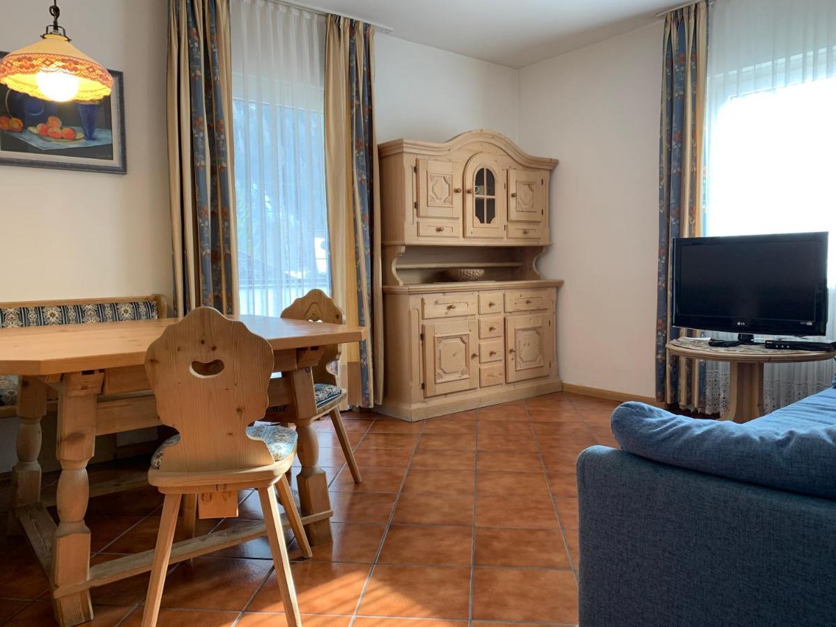 Appartamenti Ladina Campitello di Fassa Bagian luar foto